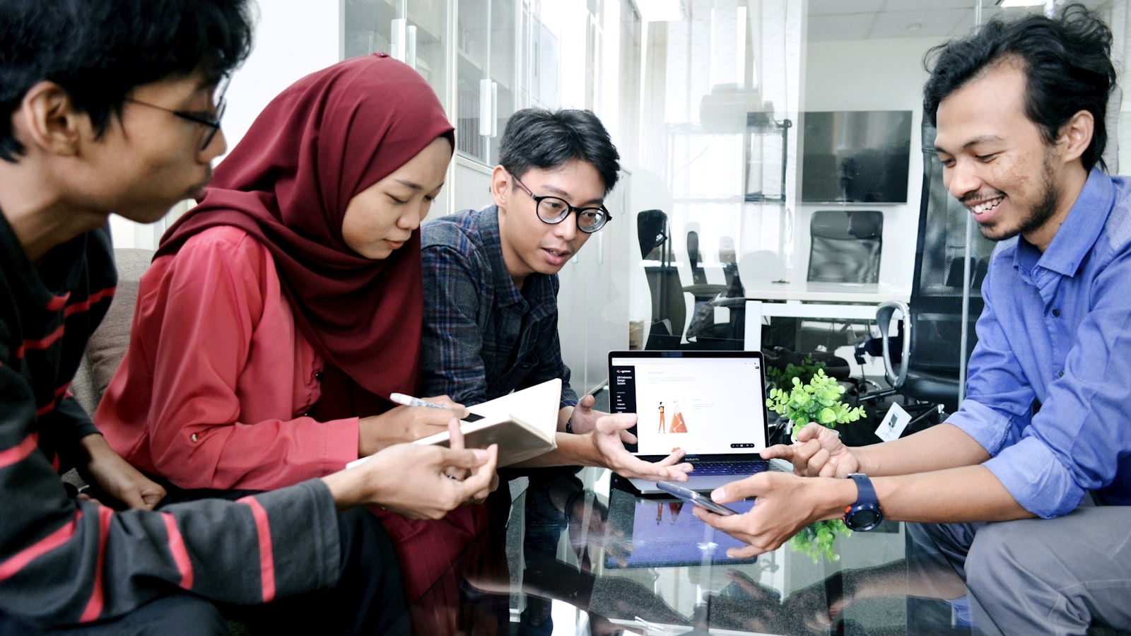 Prompt Engineering Indonesia 2026: Jalur Karier Baru yang Bisa Dimulai Tanpa Harus Jadi Programmer