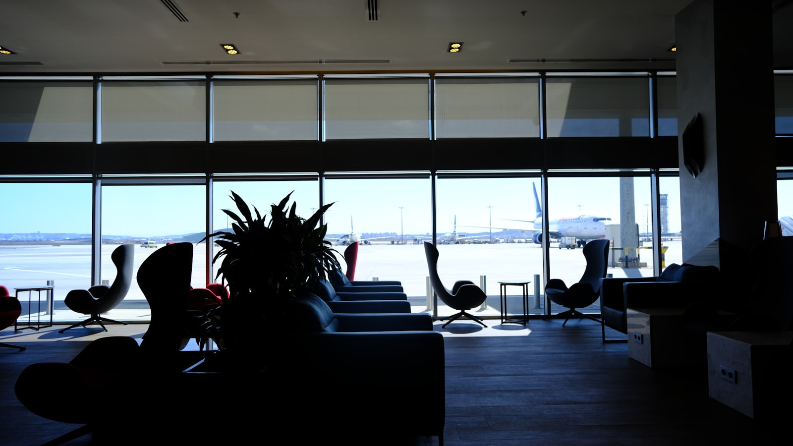 Airport Lounge Hopping 2026: Cara Memaksimalkan Transit Panjang agar Nyaman, Produktif, dan Tetap Hemat